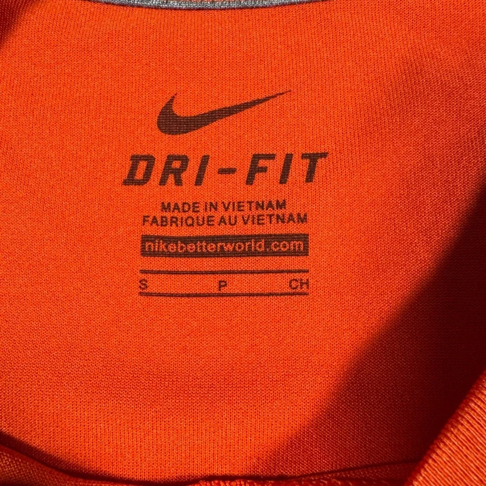 Nike Dri-FIT Swimming Shirt Mens Small Orange Long Sleeve Athletic Tee